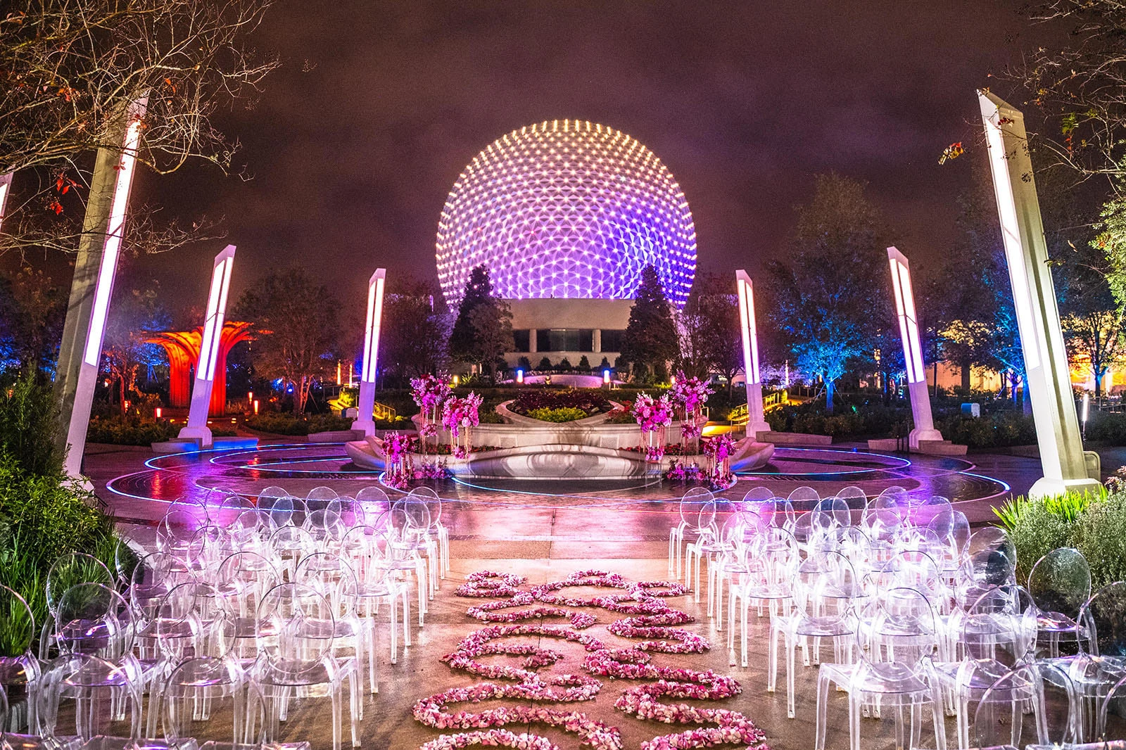 Cerimônia de casamento diante da Spaceship Earth no EPCOT