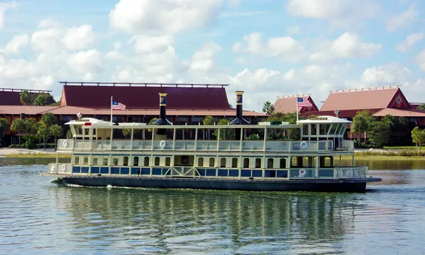 Ferryboat, o barco que conecta o estacionamento TTC ao Magic Kingdom do Walt Disney World, em Orlando, na Flórida