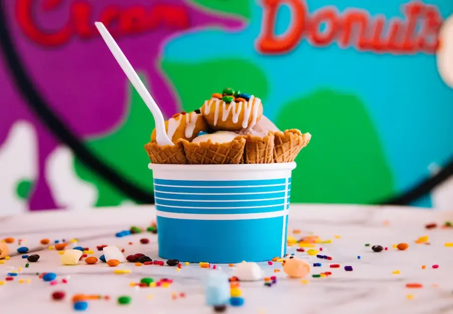Sorvete feito com nitrogênio líquido é aposta da sorveteria Frozen Nitrogen Ice Cream, na região central de Orlando
