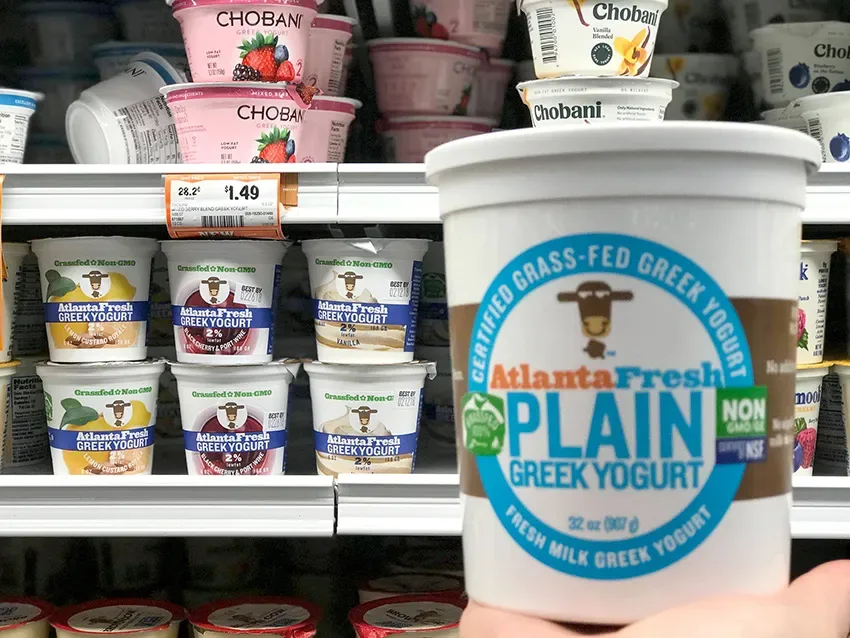 Diversidade de iogurtes podem ser encontrados nos refrigeradores dos supermercados