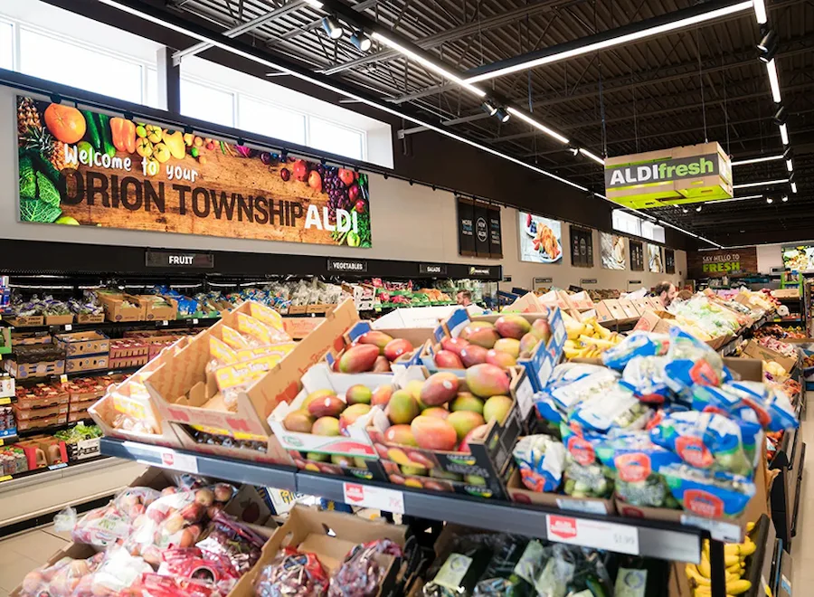 Prateleiras de frutas no supermercado Aldi, em Orlando