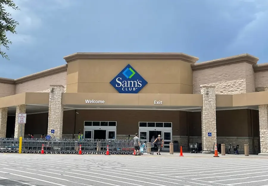 Fachada do supermercado Sams Club, em Orlando