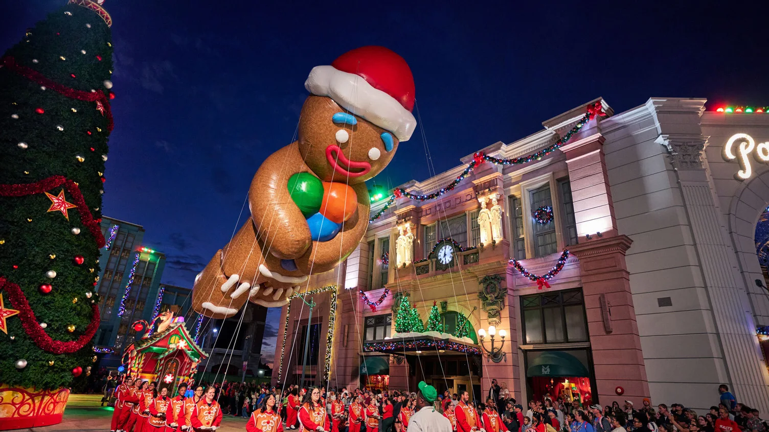 Universal’s Holiday Parade featuring Macy’s
