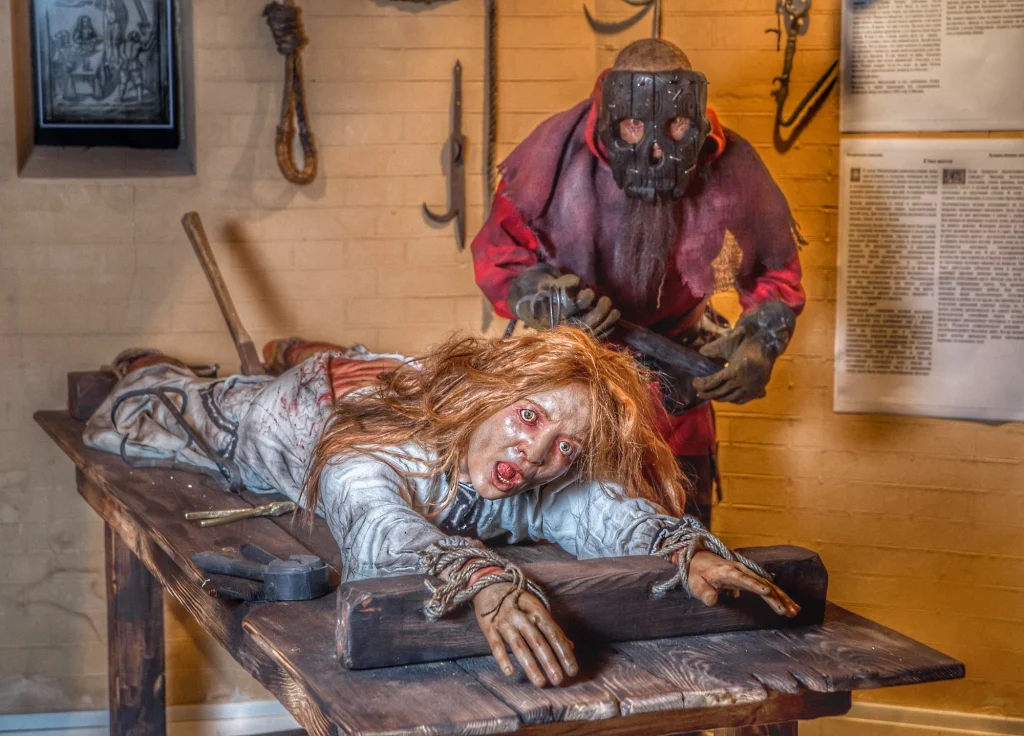 Exposição mostra uma das torturas realizadas na Idade Média no Medieval Torture Museum