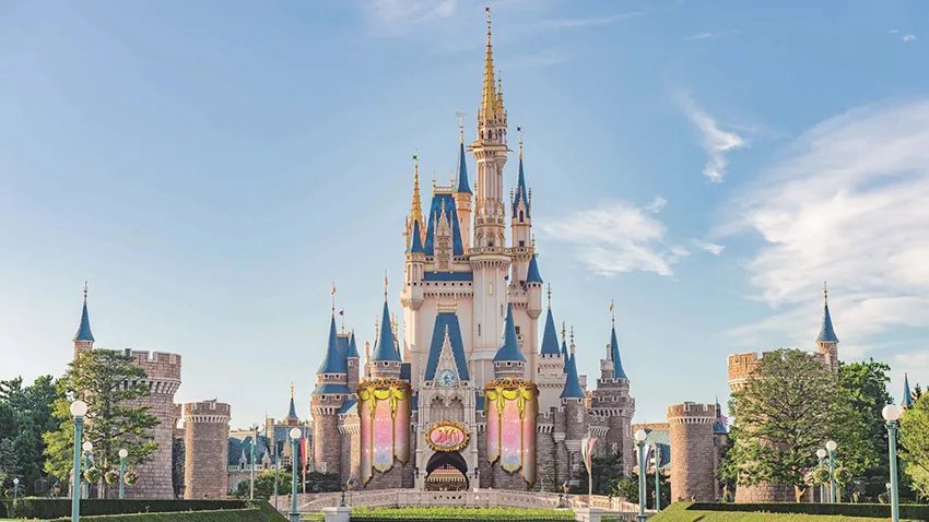 Castelo da Cinderela, na Disneyland de Tokyo, no Japão