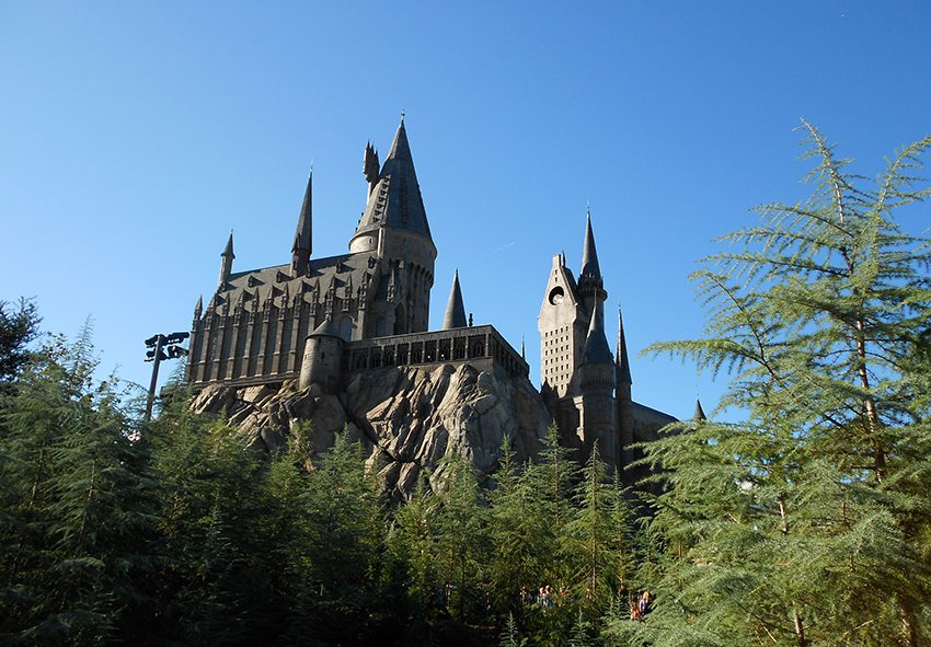 O Castelo de Hogwarts, uma das atrações da área de Hogsmeade, no Universal Island of Adventure, em Orlando