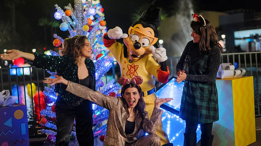 Encontros com personagens acontecem durante o Jollywood Nights do Disney's Hollywood Studios