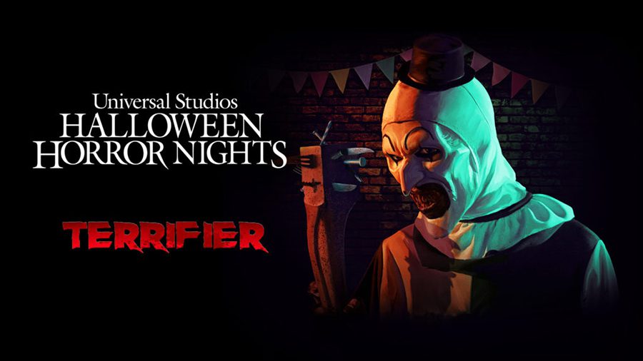 Capa promocional do filme Terrifier, mostra um homem com máscara de palhaço aterrorizante, que fará parte do Dia das Bruxas da Universal Orlando Resort