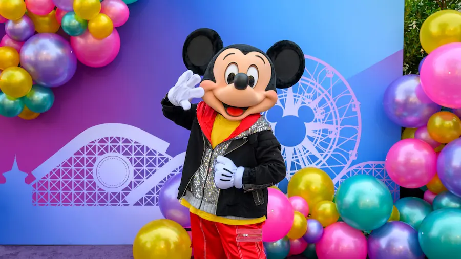 Mickey Mouse no palco da D23, na Califórnia